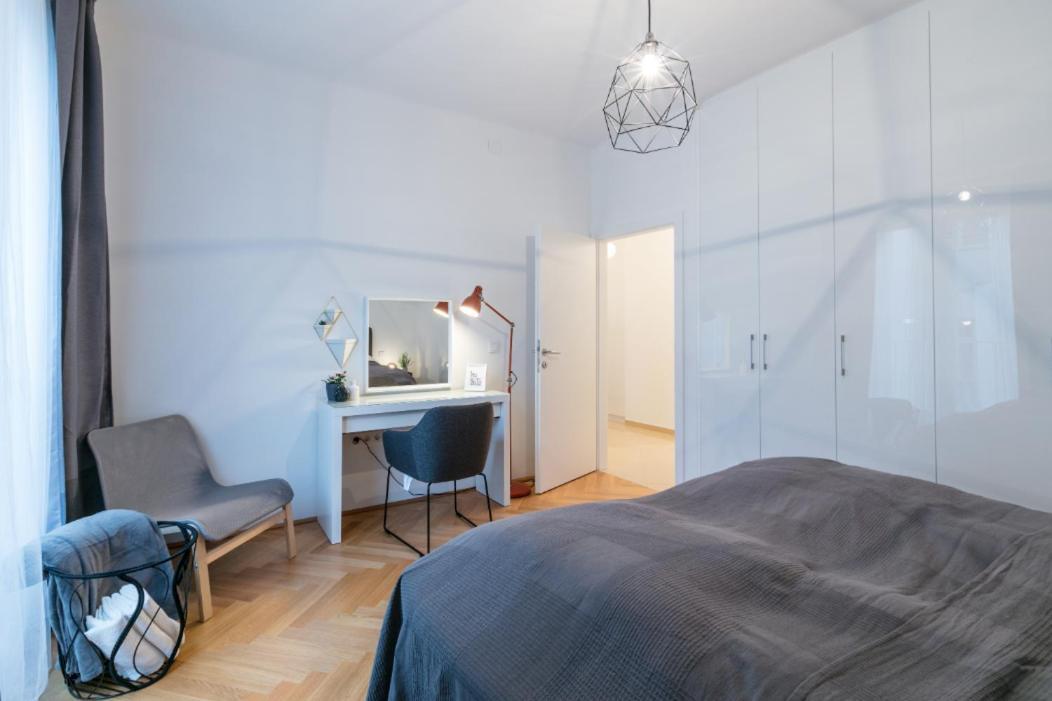 Elegance Apartment *
